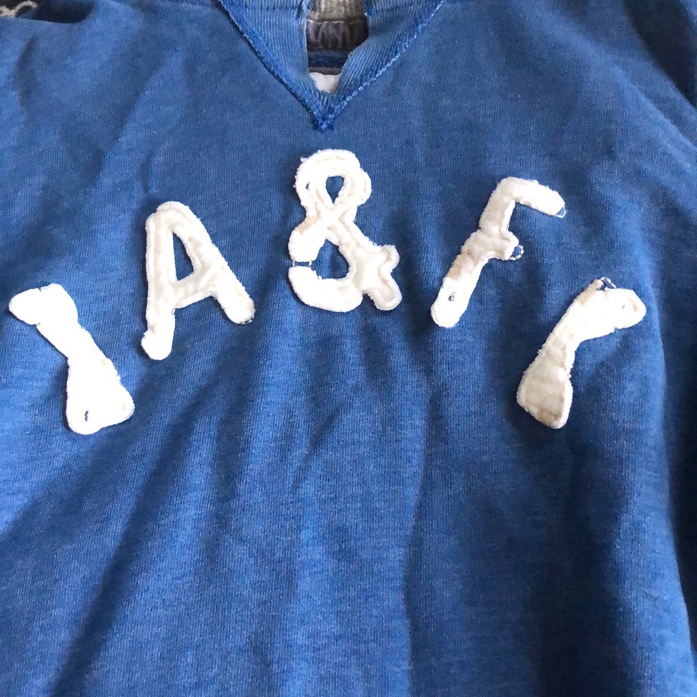 Sweatshirt - Picture 2 of 3